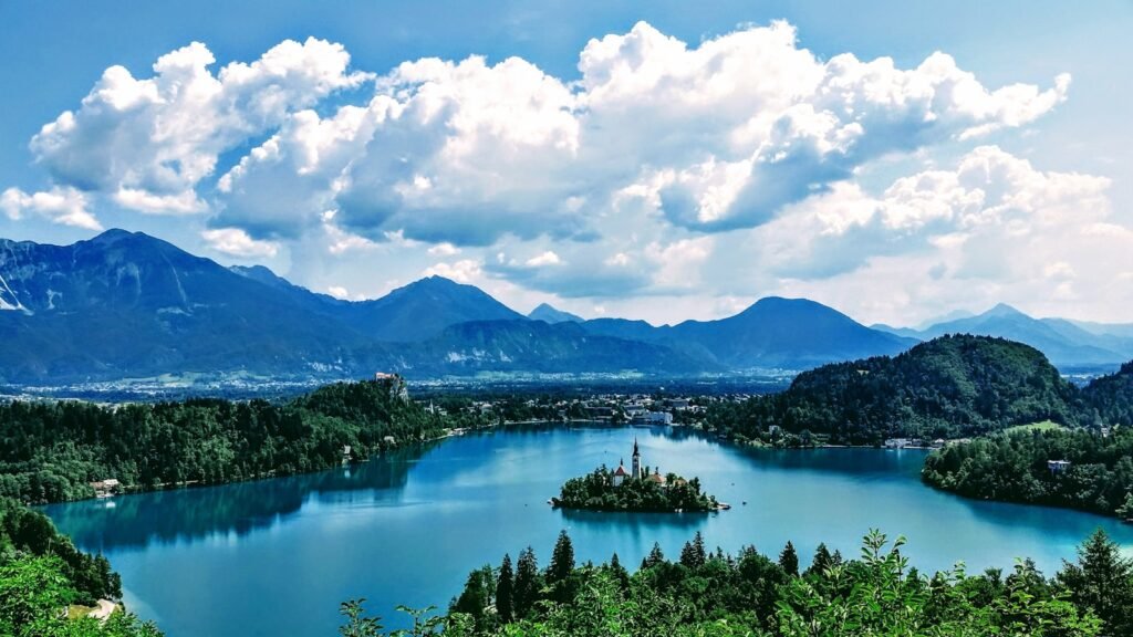 landscape photography of mountain raing